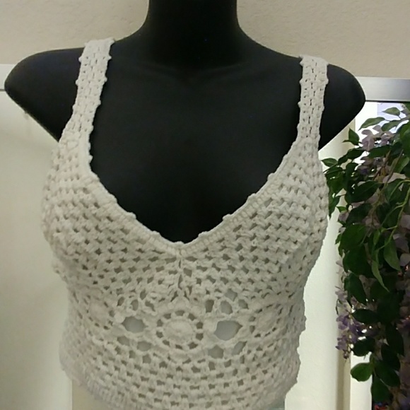 American Rag Lace Crop Top - Picture 3 of 7